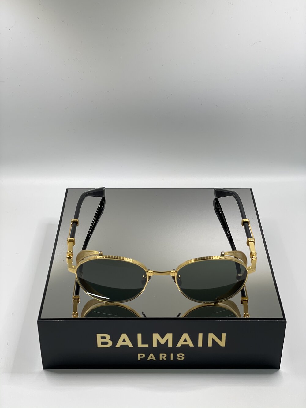 BALMAIN |Brigade - Black/Gold – Public Eye Optical Co display picture 1